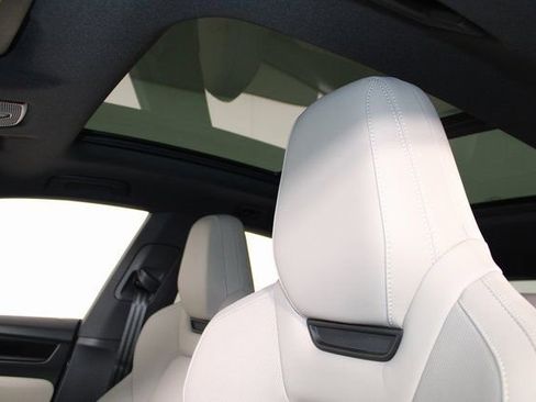 New 2025 Porsche Macan 4S Electric image 20