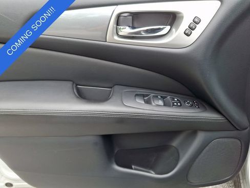 Used 2018 Nissan Pathfinder SL w/ SL Premium Package AWD/4WD image 15