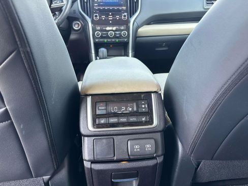 Used 2022 Subaru Ascent Limited AWD/4WD image 14