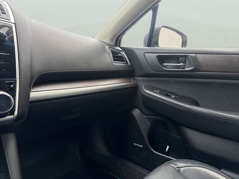 Used 2018 Subaru Outback 3.6R Limited image 17