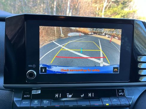 Used 2025 Toyota Camry LE image 18