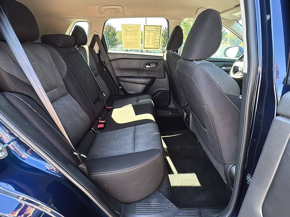 Certified 2025 Nissan Rogue SV FWD image 23