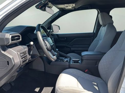 Used 2024 Toyota Tacoma SR5 AWD/4WD image 17