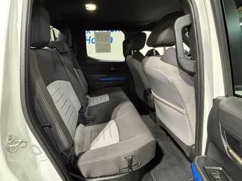 Used 2025 Toyota Tacoma TRD Sport AWD/4WD image 29