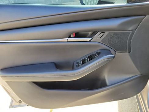 Used 2023 MAZDA MAZDA3 s FWD image 15