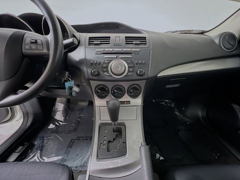 Used 2011 MAZDA MAZDA3 i Touring image 25