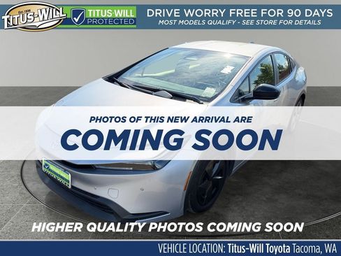 Used 2025 Toyota Prius LE FWD image 2