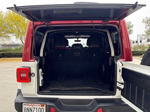 Used 2018 Jeep Wrangler Unlimited Rubicon AWD/4WD image 10