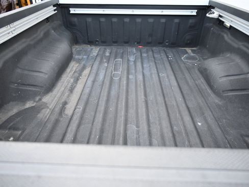 Used 2023 Nissan Frontier SV w/ Technology Package image 18