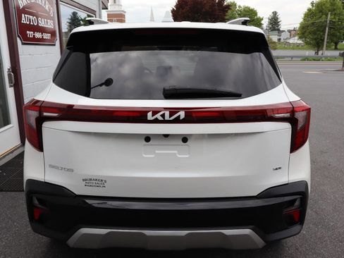 Used 2025 Kia Seltos EX AWD/4WD image 3