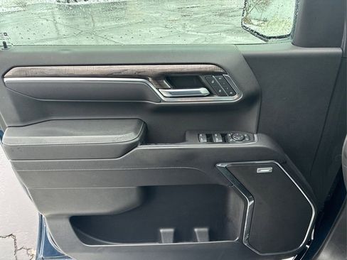 Used 2023 Chevrolet Silverado 1500 LTZ image 17