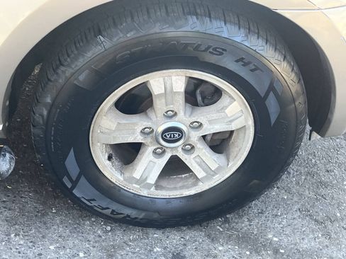 Used 2004 Kia Sorento EX AWD/4WD image 15