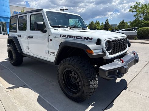 Used 2026 Jeep Wrangler Unlimited Rubicon AWD/4WD image 3