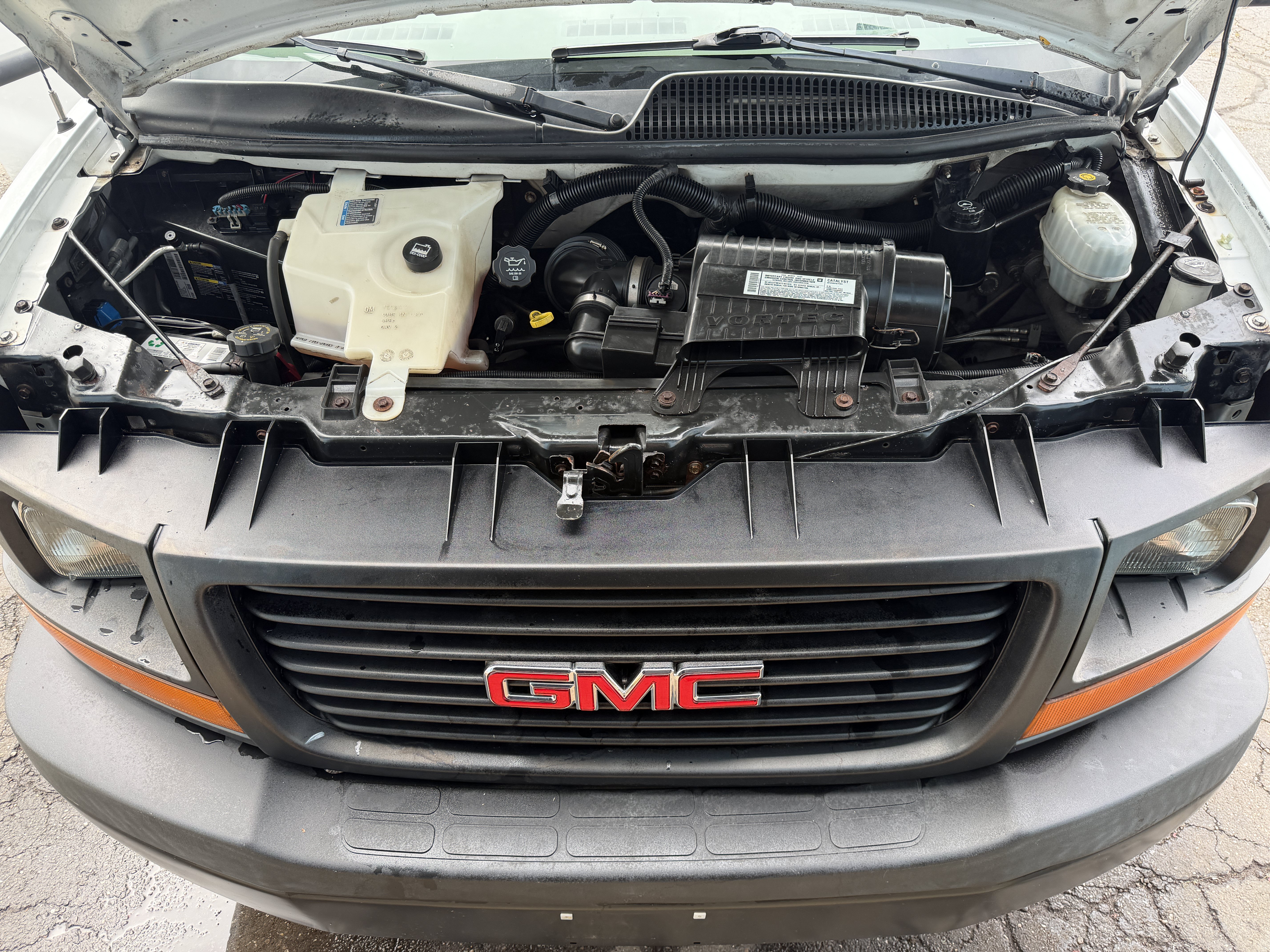 Used 2008 GMC Savana 3500 RWD image 19