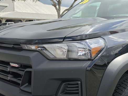 New 2026 Chevrolet Colorado Trail Boss w/ Midnight Edition AWD/4WD image 13