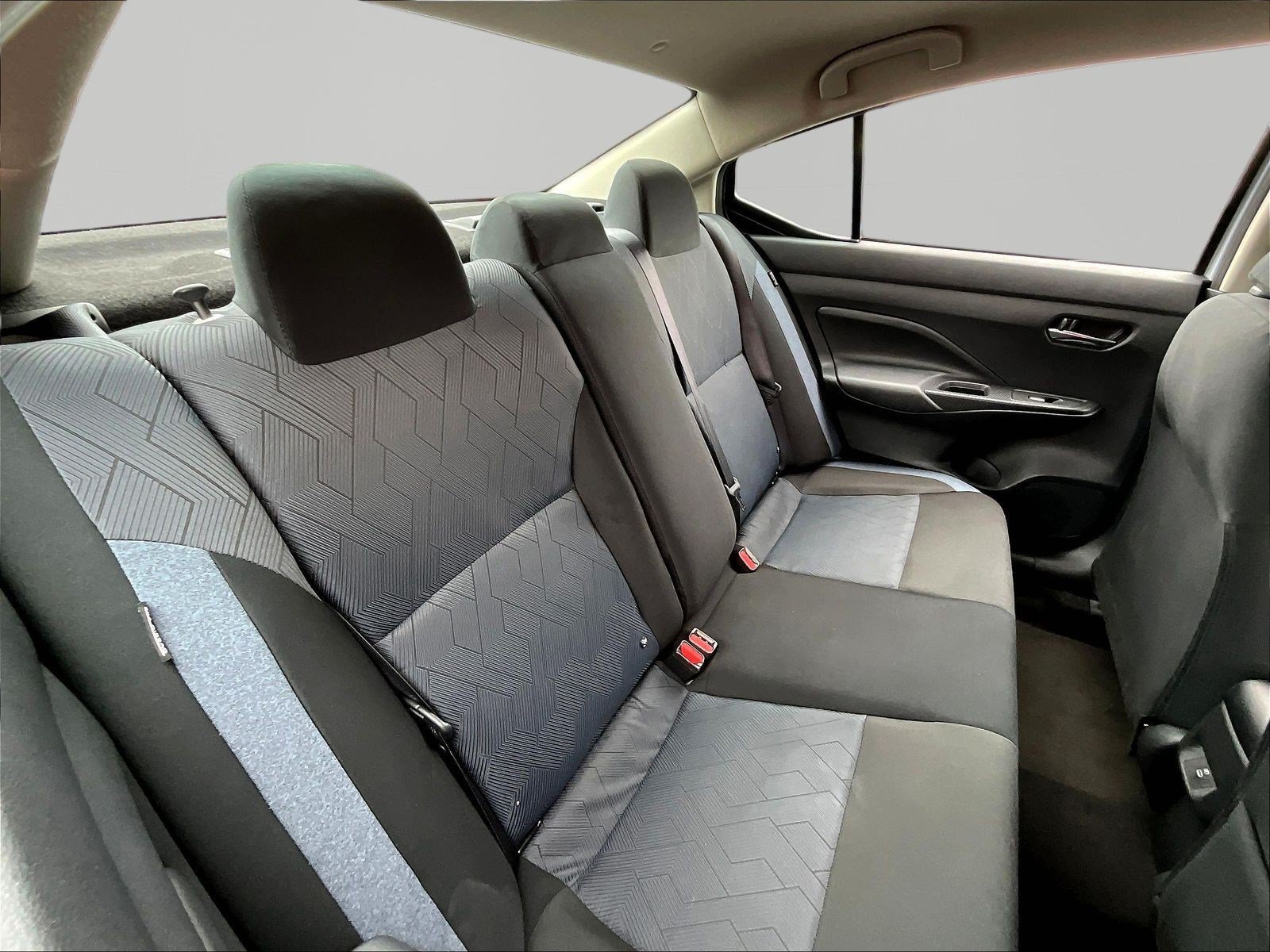 Used 2025 Nissan Versa SV FWD image 25