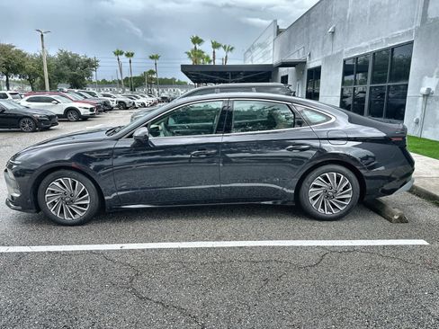 Used 2025 Hyundai Sonata Limited FWD image 5