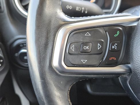 Used 2018 Jeep Wrangler Unlimited Sahara AWD/4WD image 26