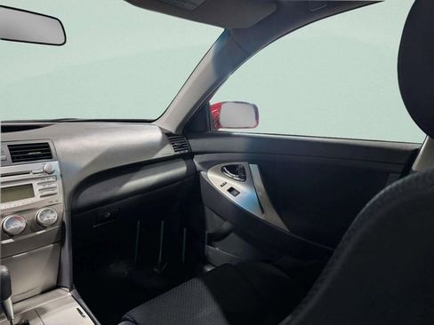 Used 2011 Toyota Camry image 13