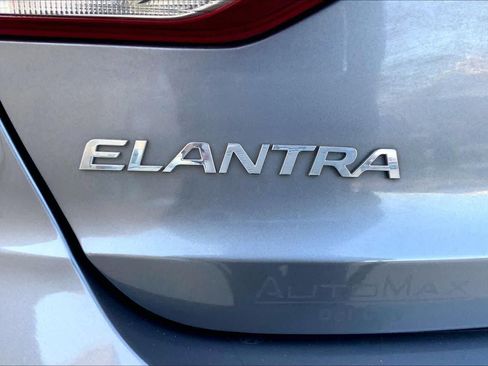 Used 2018 Hyundai Elantra SEL FWD image 10
