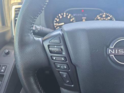 Used 2022 Nissan Frontier SV image 16