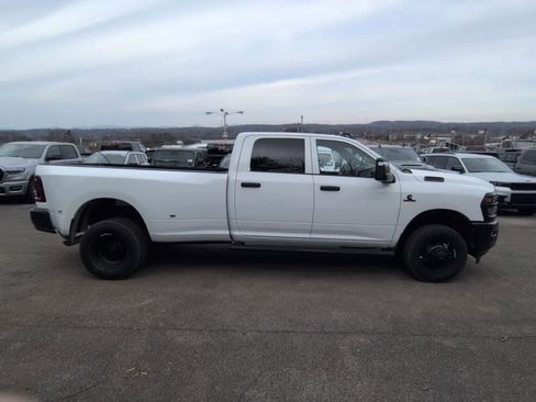 New 2026 RAM 3500 Tradesman image 9