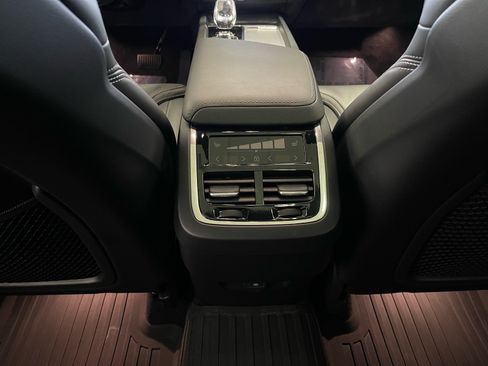 Used 2025 Volvo XC60 B5 Ultra w/ Climate Package AWD/4WD image 30
