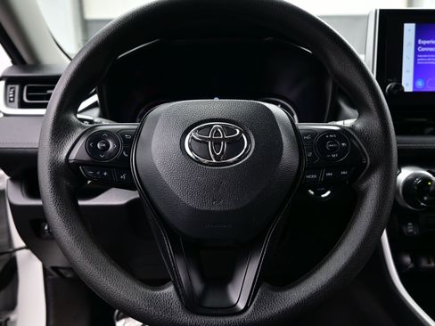 Used 2025 Toyota RAV4 XLE AWD/4WD image 23