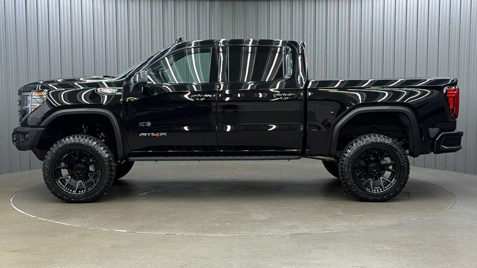 Used 2026 GMC Sierra 1500 AT4X AWD/4WD image 2