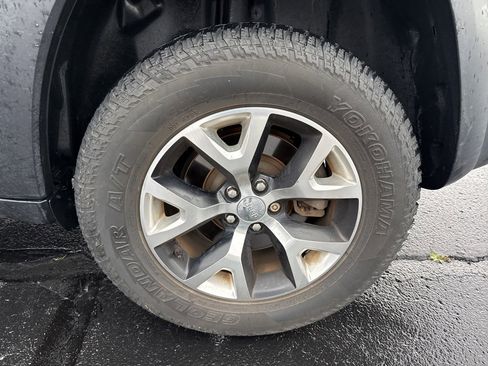 Used 2016 Jeep Cherokee Trailhawk w/ Comfort/Convenience Group image 10