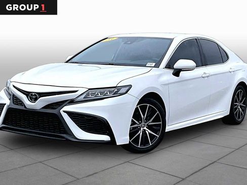 Certified 2023 Toyota Camry SE w/ Convenience Package FWD image 1