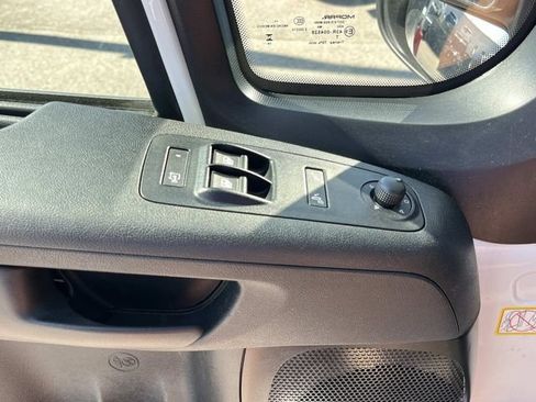 Used 2025 RAM ProMaster 2500 w/ Convenience Group FWD image 20