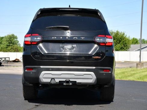 Used 2023 Honda Pilot TrailSport image 6