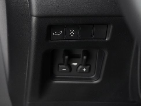 Used 2025 Lexus LX 600 4WD w/ Interior Upgrade Package image 17