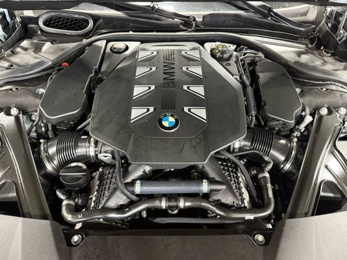Used 2023 BMW 760i xDrive w/ Luxury Rear Seating Package image 37
