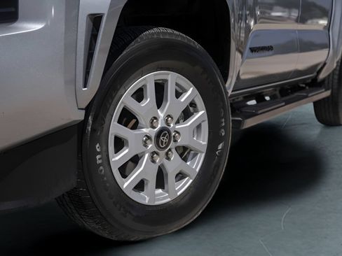 Used 2024 Toyota Tacoma SR5 AWD/4WD image 4