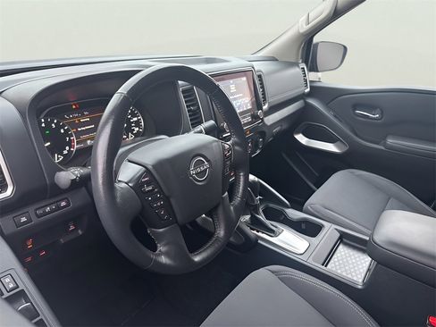 Used 2023 Nissan Frontier SV w/ SV Convenience Package image 17