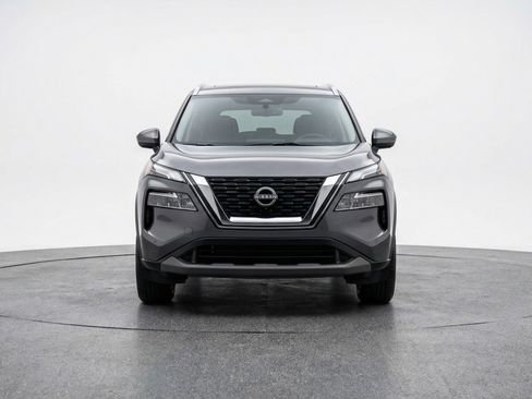 Used 2025 Nissan Rogue SV AWD/4WD image 2