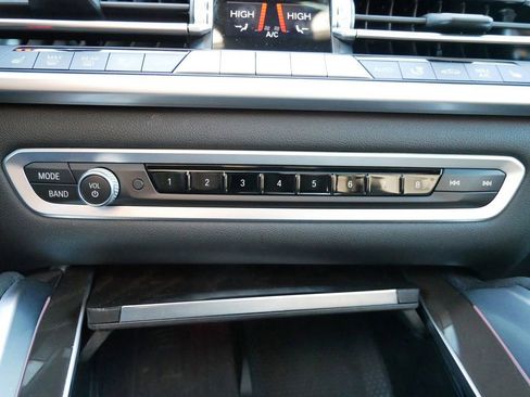 Used 2022 BMW X6 xDrive40i w/ Premium Package image 22