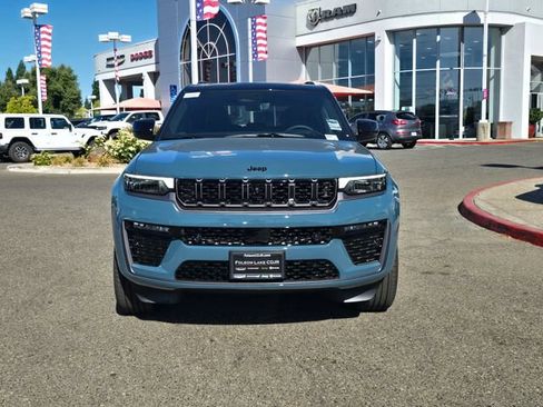 Used 2026 Jeep Grand Cherokee Summit w/ Obsidian Package AWD/4WD image 2