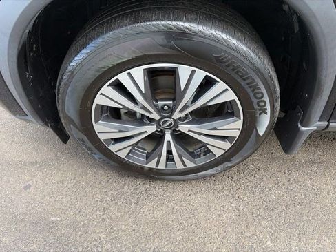 Used 2023 Nissan Rogue SV FWD image 42
