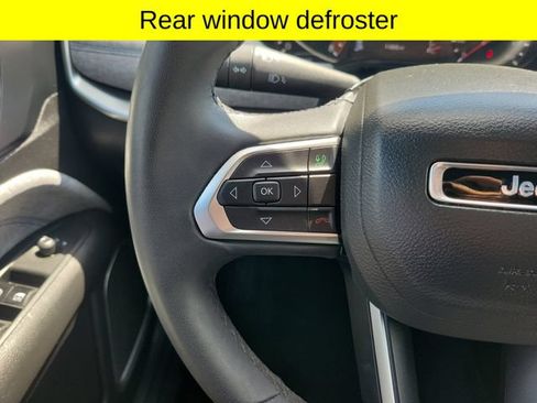 Used 2023 Jeep Compass Latitude AWD/4WD image 11