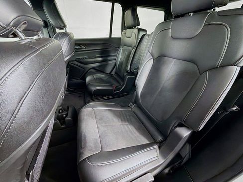 Used 2023 Jeep Grand Cherokee L Laredo AWD/4WD image 25