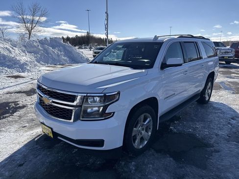 Used 2016 Chevrolet Suburban LT image 2