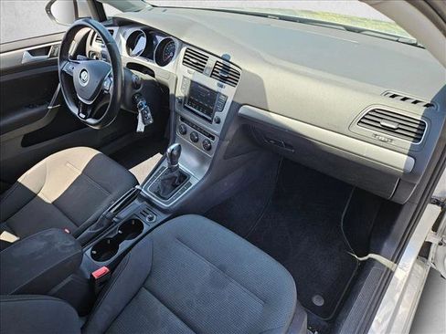 Used 2016 Volkswagen Golf S FWD image 18