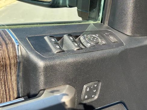 Used 2020 Ford F250 Lariat w/ Lariat Ultimate Package AWD/4WD image 17