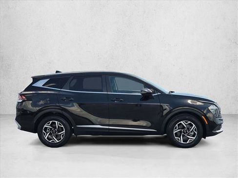 Used 2023 Kia Sportage LX FWD image 4