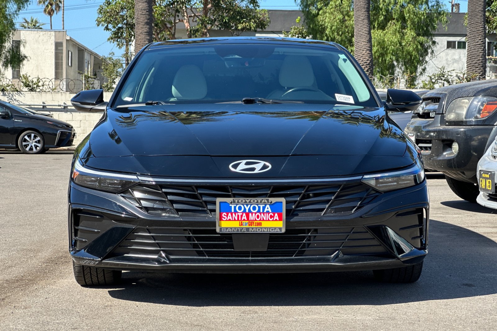 Used 2025 Hyundai Elantra Limited w/ Cargo Package FWD image 9