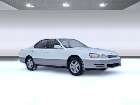 Used 1994 Lexus ES 330 4dr Sedan Auto image 7