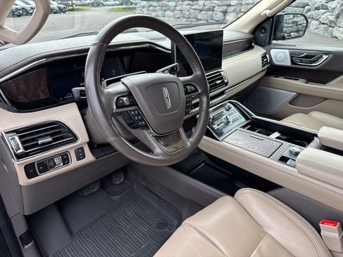 Used 2023 Lincoln Navigator Reserve w/ Equipment Group 201A AWD/4WD image 9